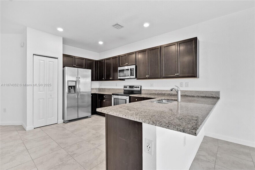 Building Photo - 25128 SW 113th Pl