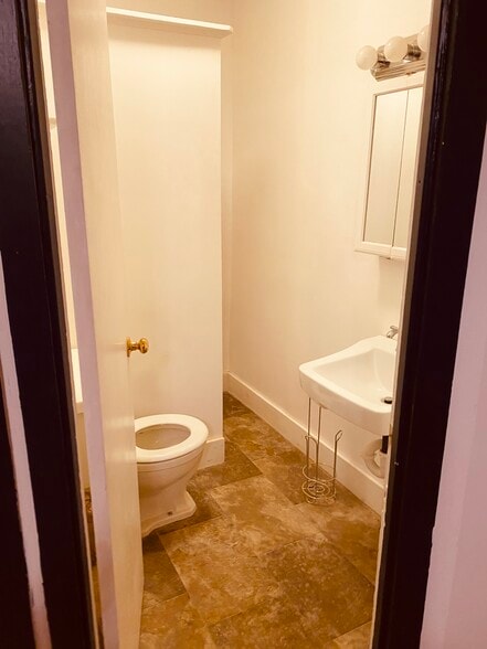 Building Photo - 111 Summer St