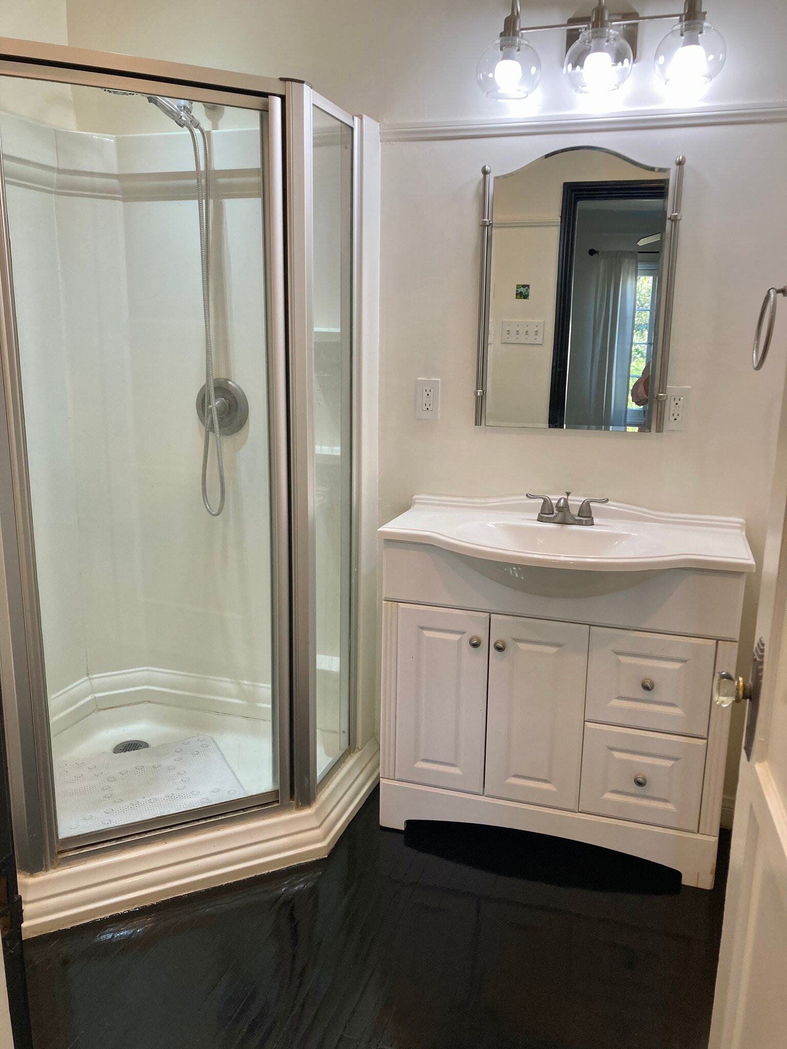 Enclosed shower in master bedroom - 2423 St George St