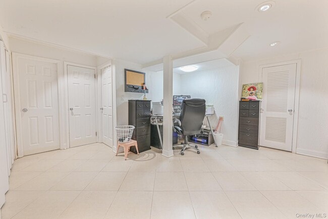 Building Photo - 972 South End