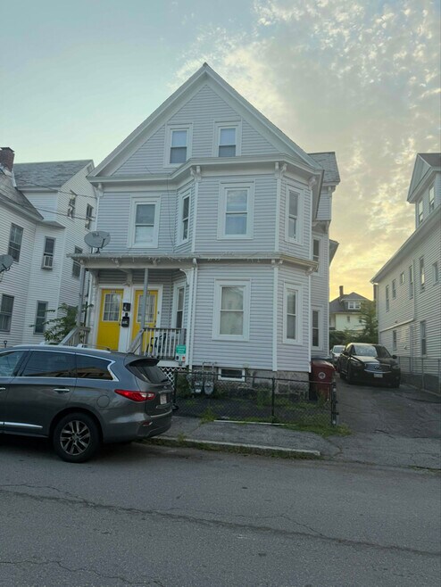 Building Photo - 110 Pleasant St