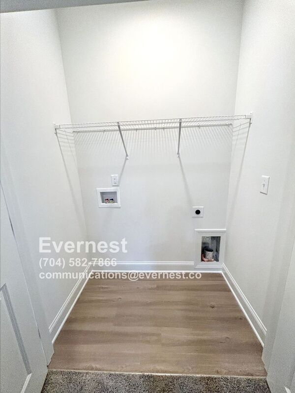 Building Photo - 106 Elwood St