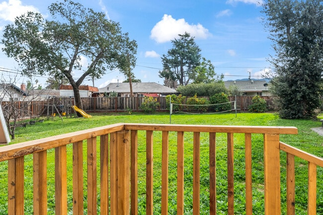 Building Photo - 1822 Nestorita Way