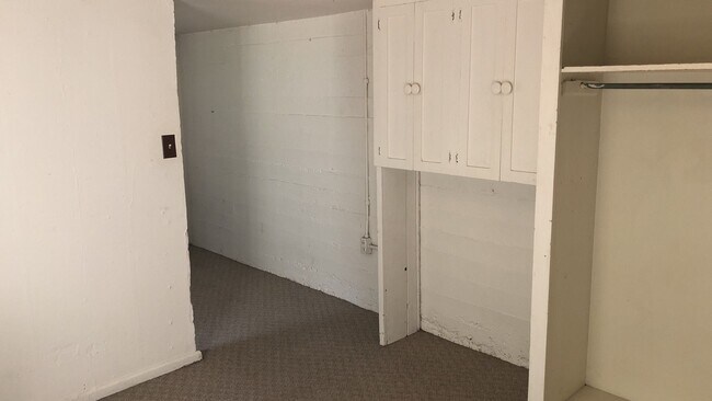 Building Photo - 513-515-515 NE Kamiaken St