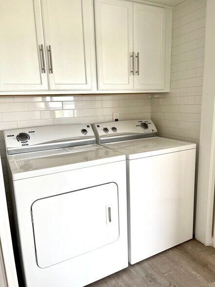 Washer dryer - 1850 Atlantic St