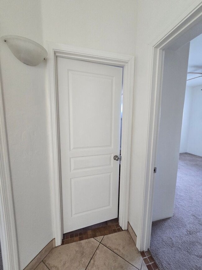 Building Photo - Spacious East Side Oasis – 4 Bed, 2 Bath Home with Premium Upgrades!