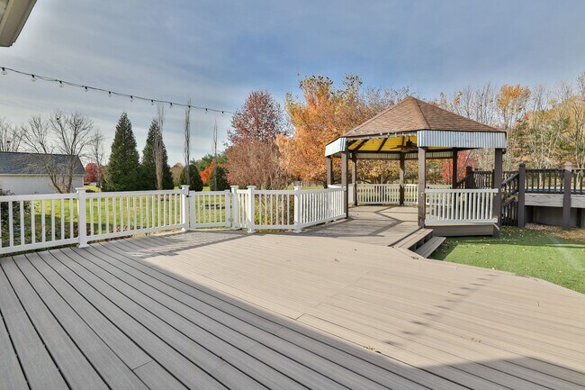 Building Photo - 151 N Meadow Ridge Trail