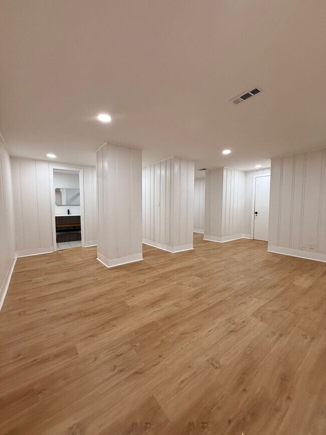 Building Photo - Completely renovated 5-bedroom, 3-bathroom home in the highly desirable Dalraida
