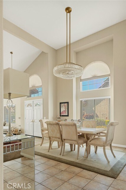 Building Photo - 1521 Fairway Oaks Ave