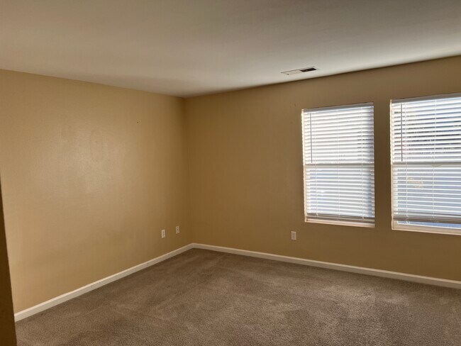 Building Photo - 8870 Sunset Breeze Dr