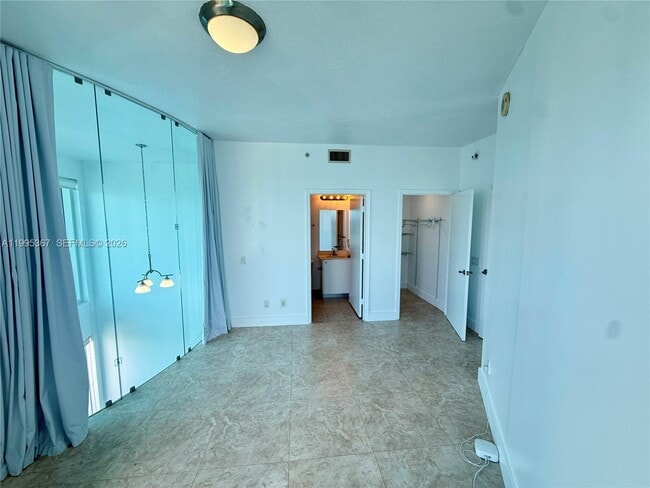 Building Photo - 60 SW 13th St