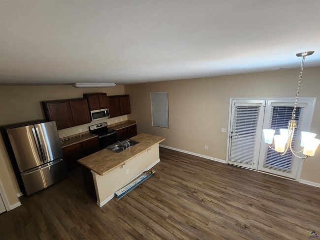 Building Photo - 223 Flowing Meadows Dr