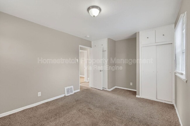 Building Photo - 9770 Scottdale Dr