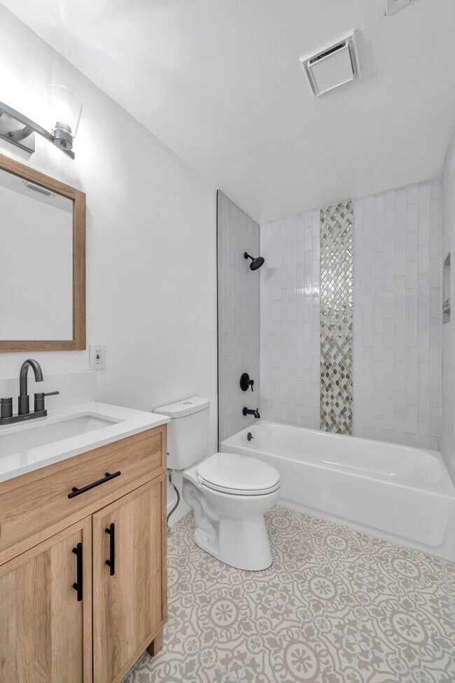 Building Photo - BEAUTIFULLY RENOVATED 2 BEDROOM, 1 BATH HOME WITH CARPORT NESTLED IN THE SOUGHT-AFTER NEIGHBORHOO...