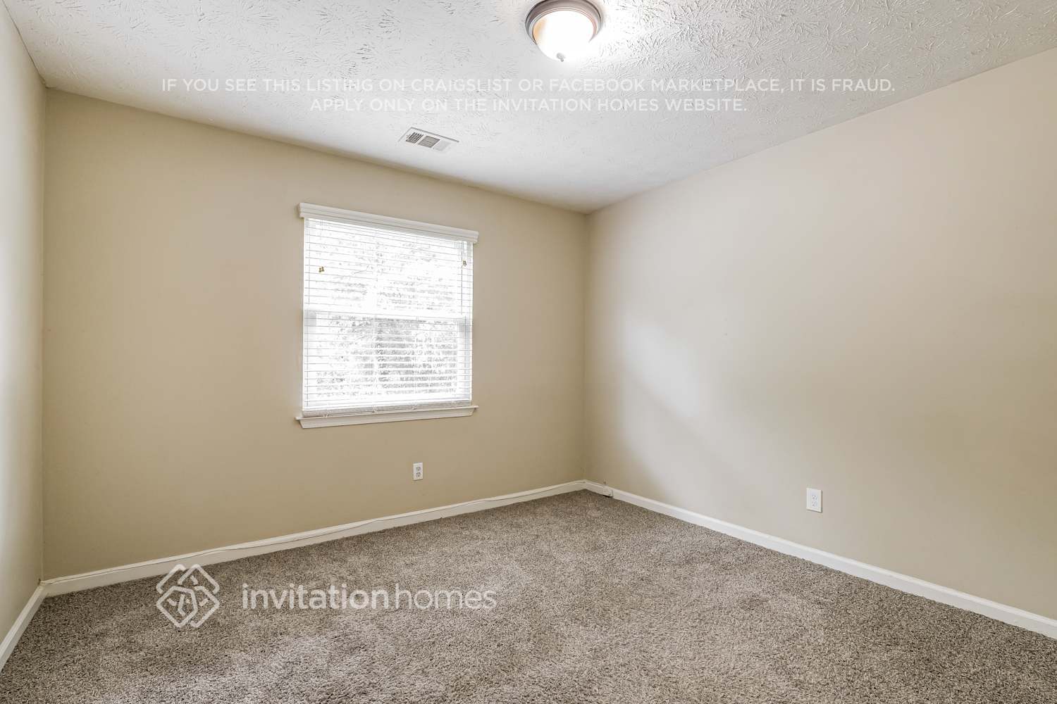 Building Photo - 1570 Canberra Dr