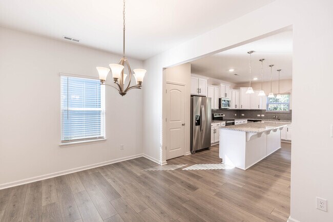 Building Photo - BEAUTIFUL 3 Bedroom Home - Stonebridge Fairways - AVAILABLE NOW