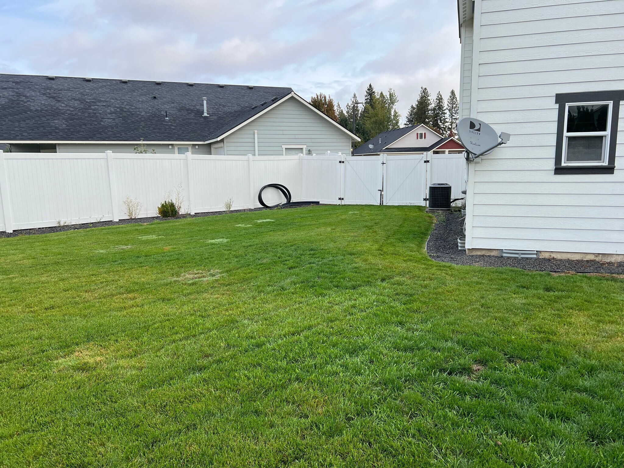 Sideyard - 3040 W Dumont Dr