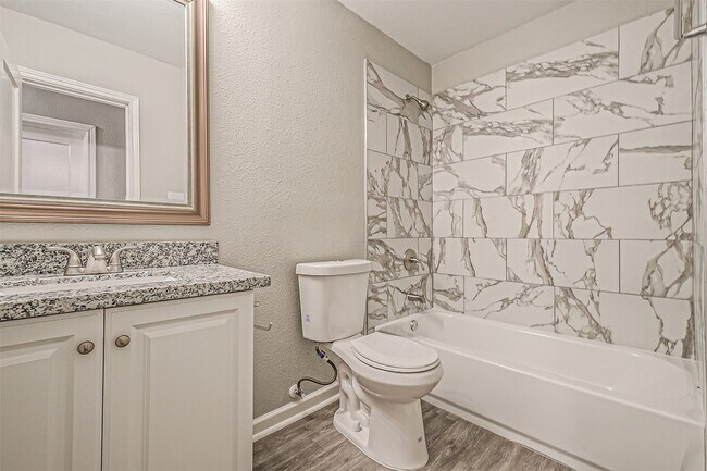 Building Photo - 1539 Pleasantville Dr