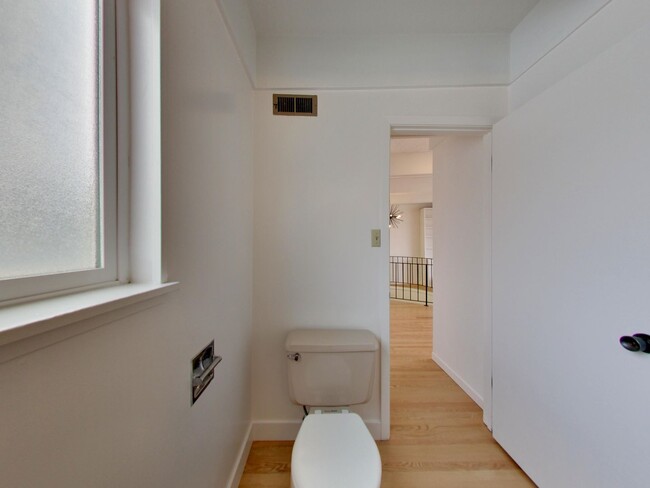 Building Photo - 4BR Home with Jaw-Dropping Views, Garage, ...