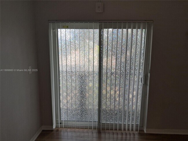 Building Photo - 13025 Emerald Dr