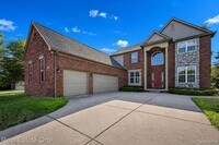 Building Photo - 699 Bay Pointe Dr