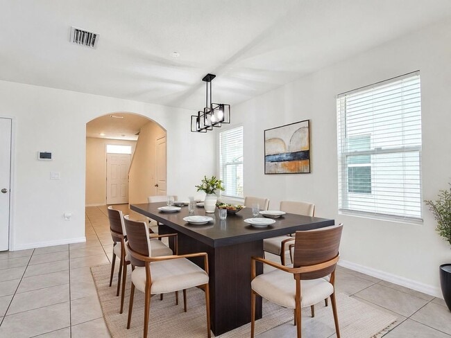 Building Photo - Family-Friendly lifestyle living in this 5Bedroom/3Bath spacious Odessa home!