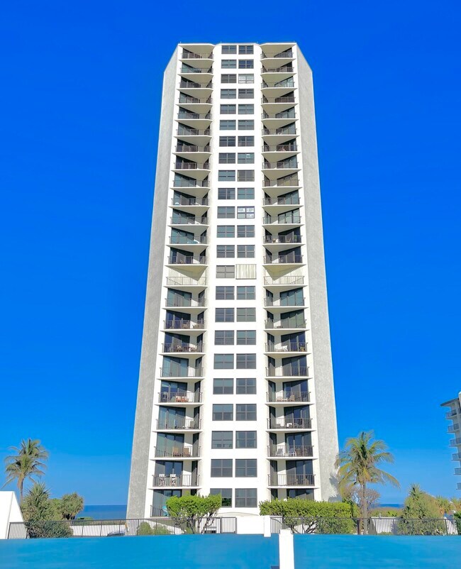 Building Photo - 5420 N Ocean Dr