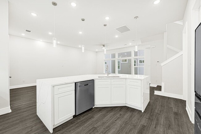 Building Photo - 4013 St Augustine St