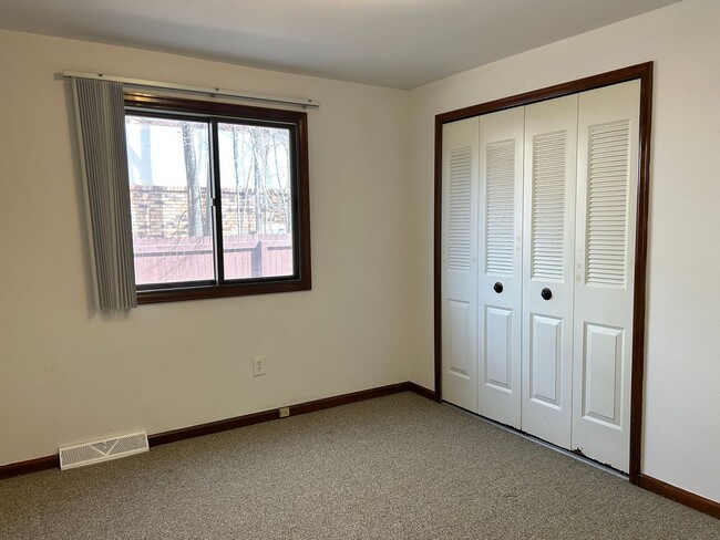 Building Photo - Two Bedroom Available For Rent In Longmont...