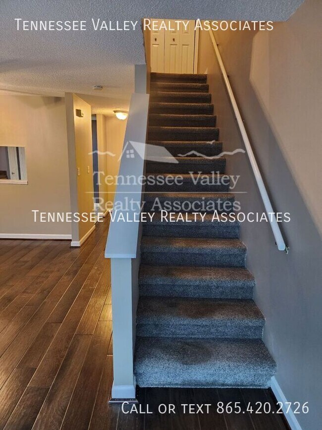 Building Photo - 433 Bramblewood Ln