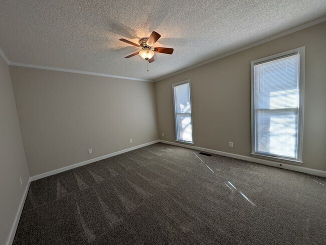 Building Photo - Gorgeous Brick 4 bedroom, 4 bathroom home located in the Farmwood community in Minthill!