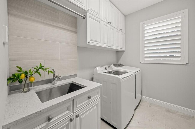 Building Photo - 997 Crosswind Ave