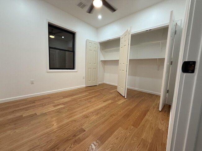 Building Photo - 23 E 44th St