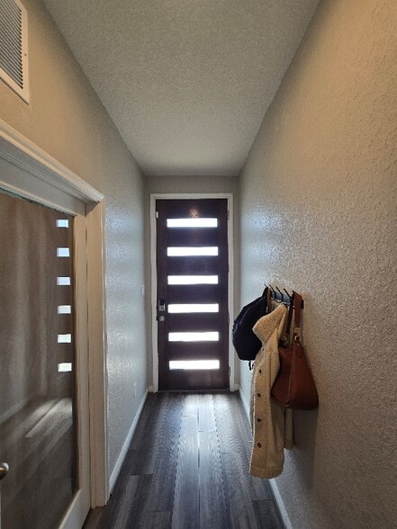 Building Photo - 9519 Bonito Fls Dr