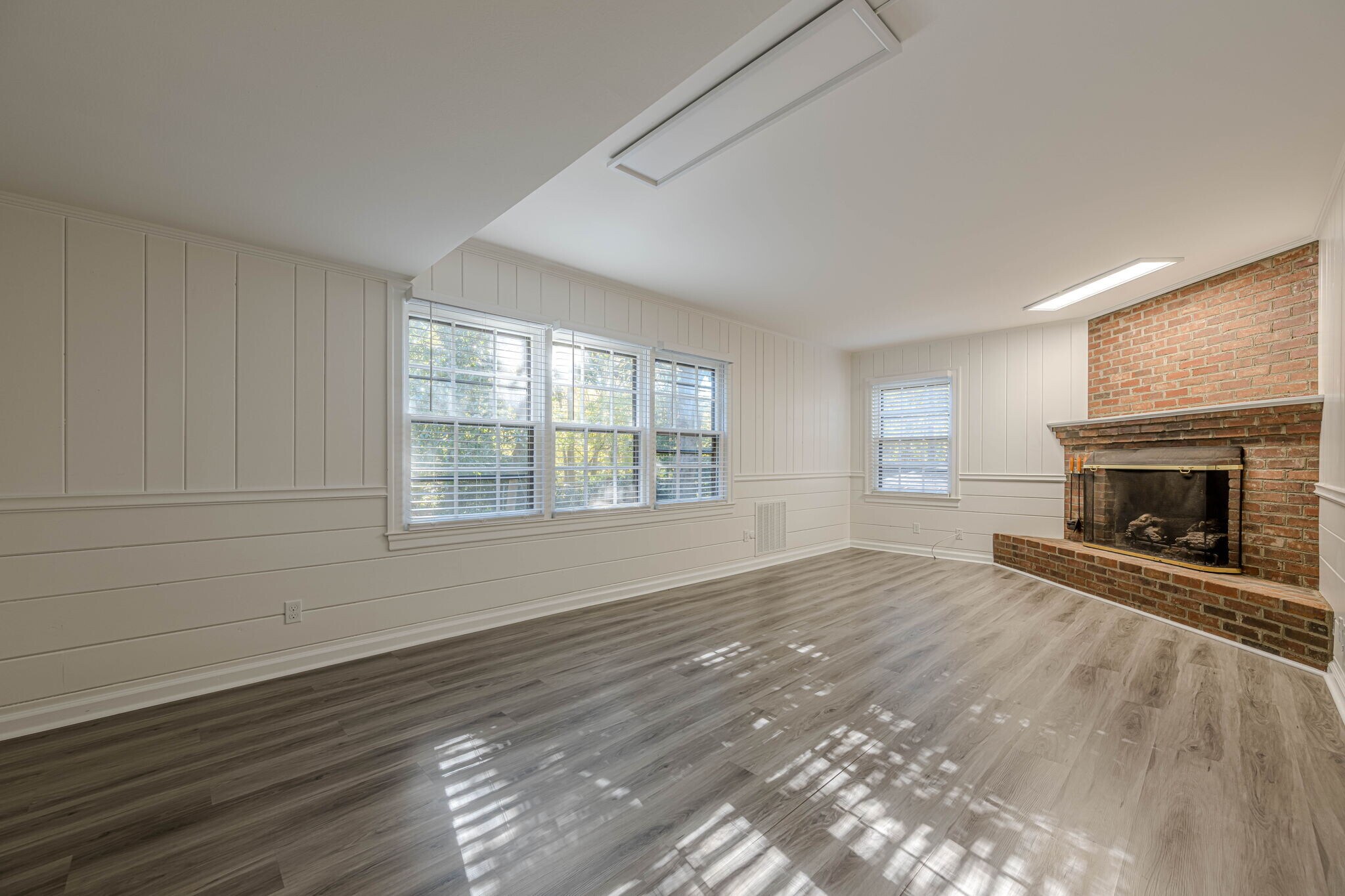 Building Photo - 6640 Williamson Dr