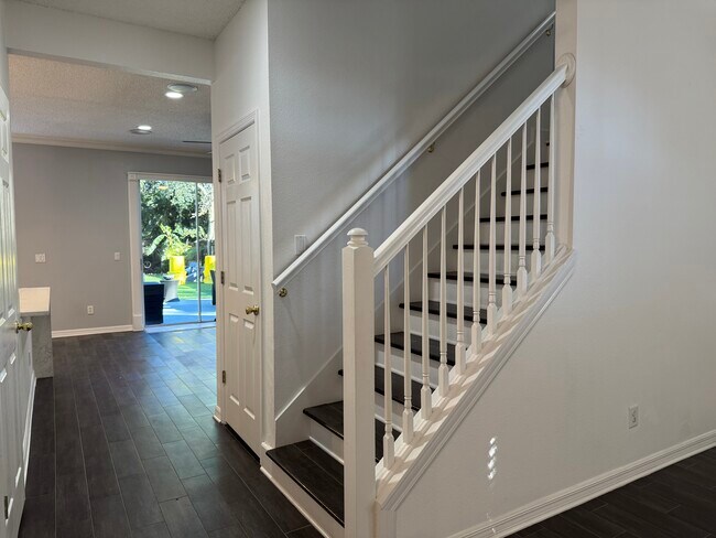 Building Photo - 7237 Bellingham Oaks Blvd