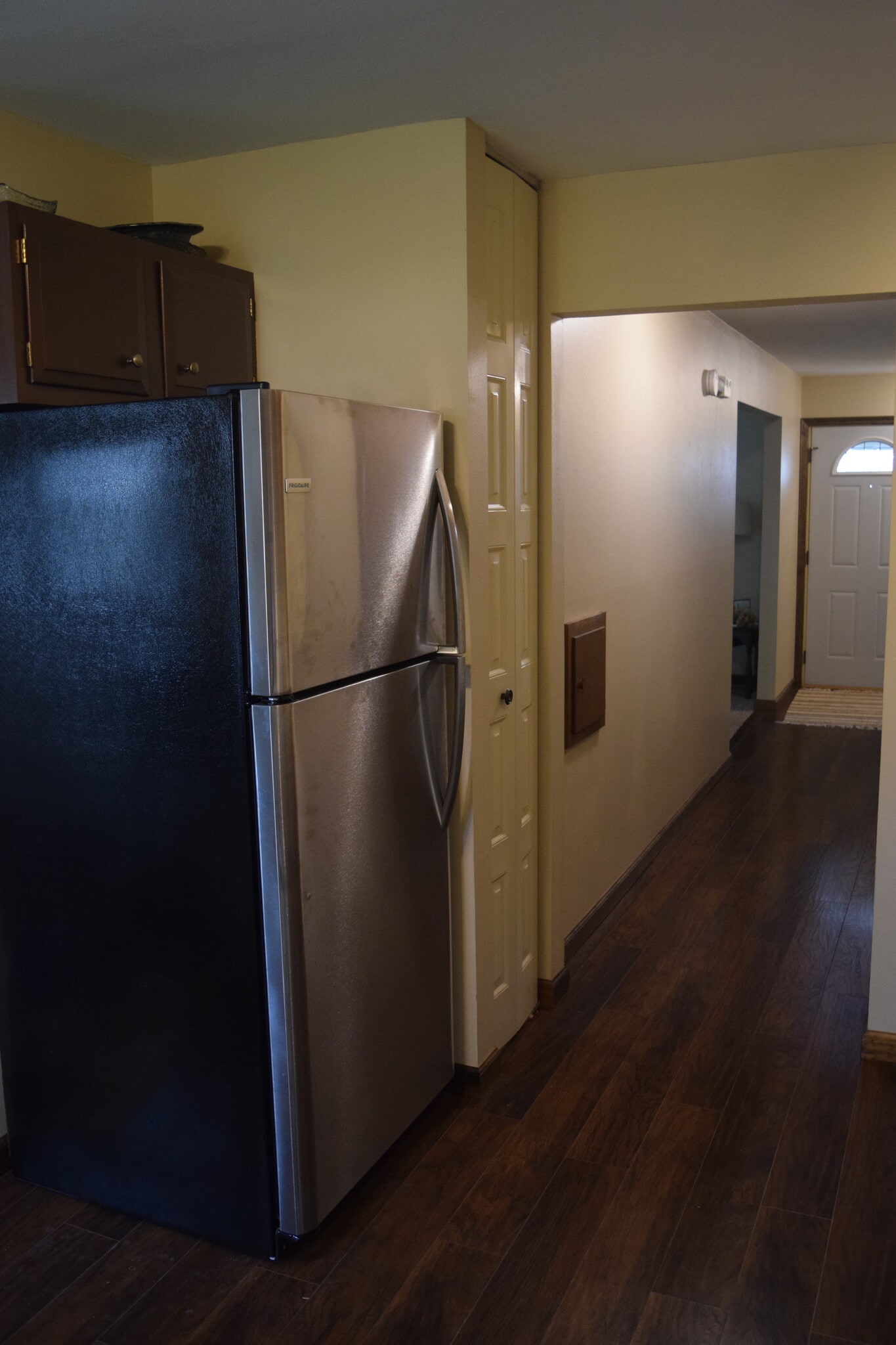 Note appliances are black and not stainless steel as shown in this photo - 322 N Moreland Blvd
