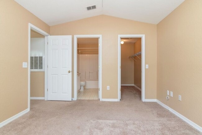 Building Photo - 821 Grand Regency Pointe
