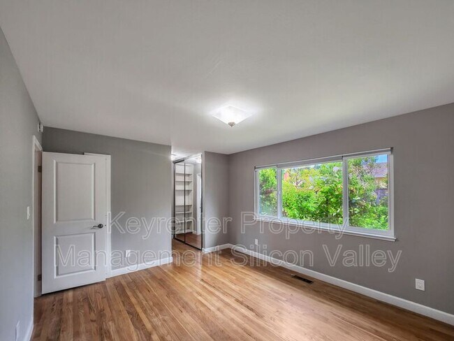 Building Photo - 22423 St Andrews Ave