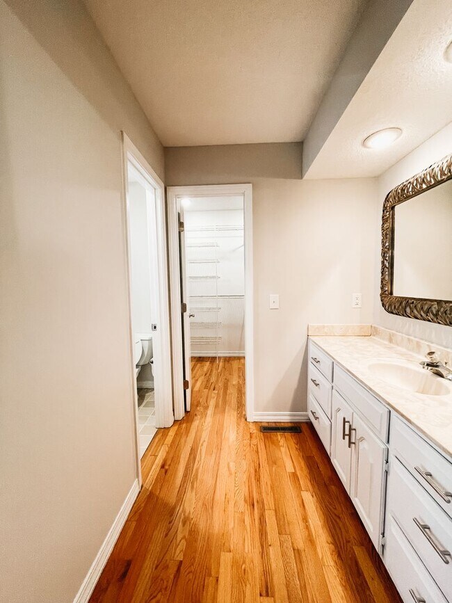 Building Photo - Southwest Springfield - Kickapoo High