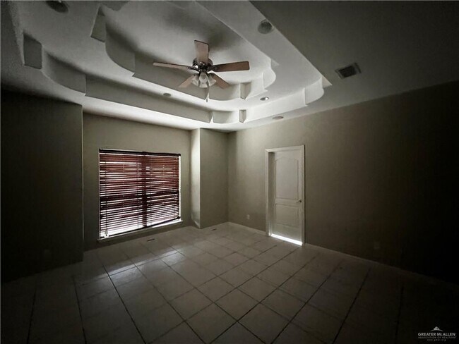 Building Photo - 18 South Dr