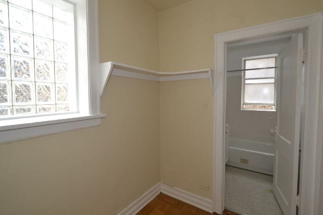 Building Photo - 716 W Belmont Ave