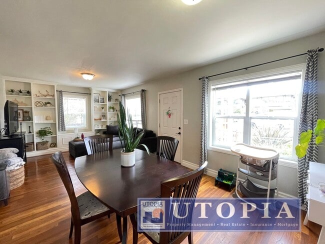 Building Photo - Beautiful 2Bed/1Ba Home on Large Corner Lot with 2-Car Garage
