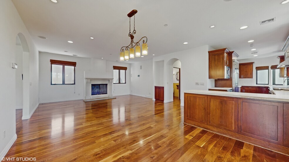 Building Photo - 3311 Deronda Dr