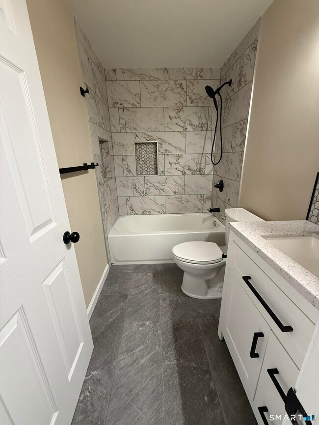 Building Photo - 1001 Old Colony Rd