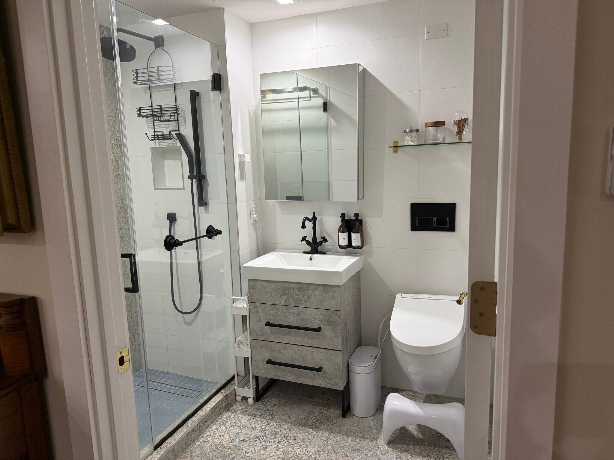 Building Photo - 44 Box St