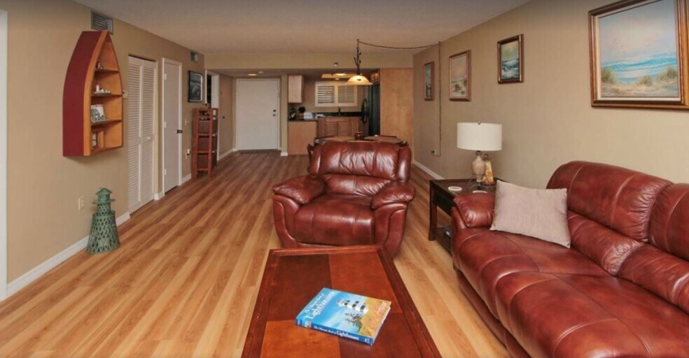 living room - 5915 Sea Ranch Dr