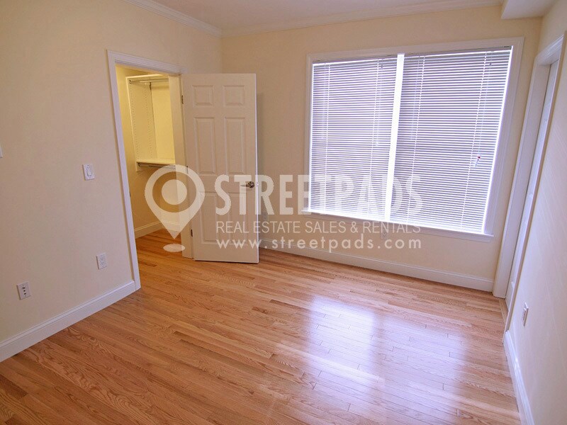 Building Photo - 15 Langdon St