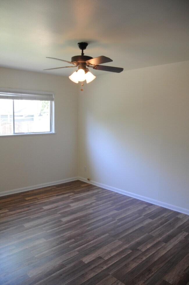 Building Photo - 4805 Avenue G