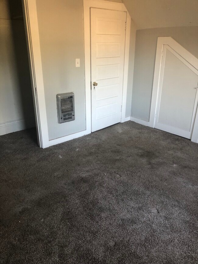 Building Photo - 2502 N Calispel St